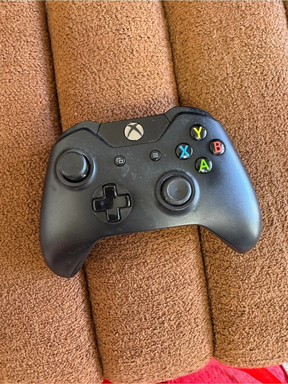 Microsoft Xbox One 500GB Black Console with Power Brick, Cable, and Controller
